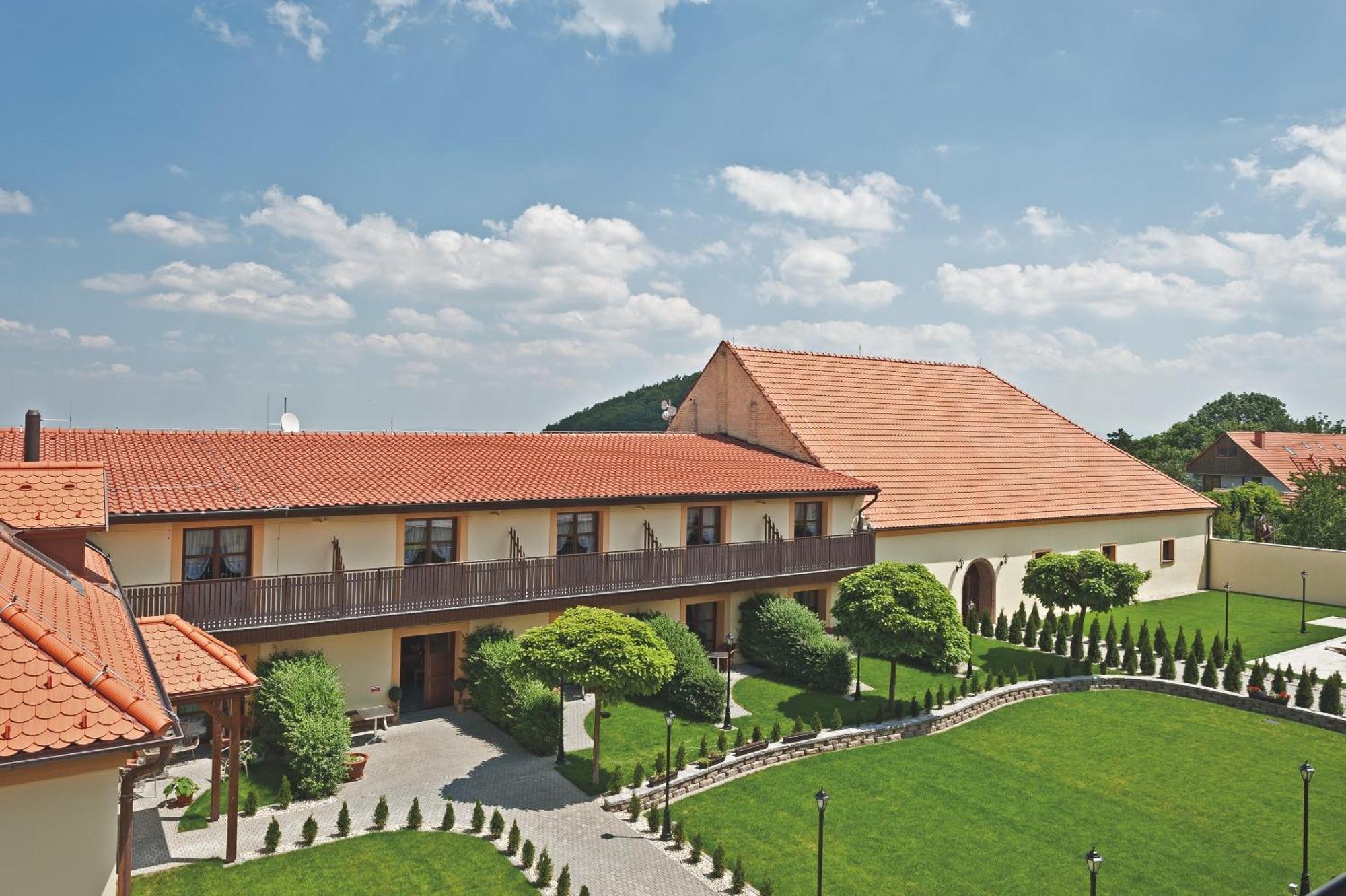 Hotel Buchlov Buchlovice Exterior foto